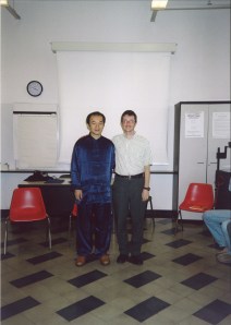 Dr. Sun Junqing e M° Malnati Pietro (Milano, marzo 2005)